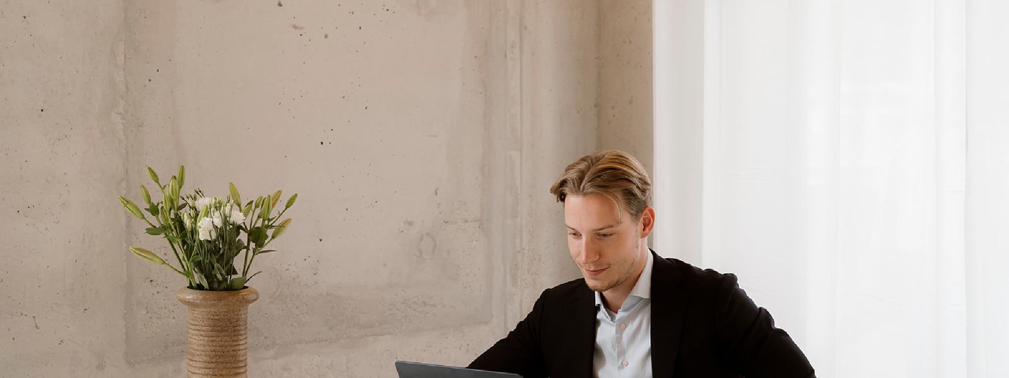 Interim secretaresse inhuren: wanneer en waarom?
